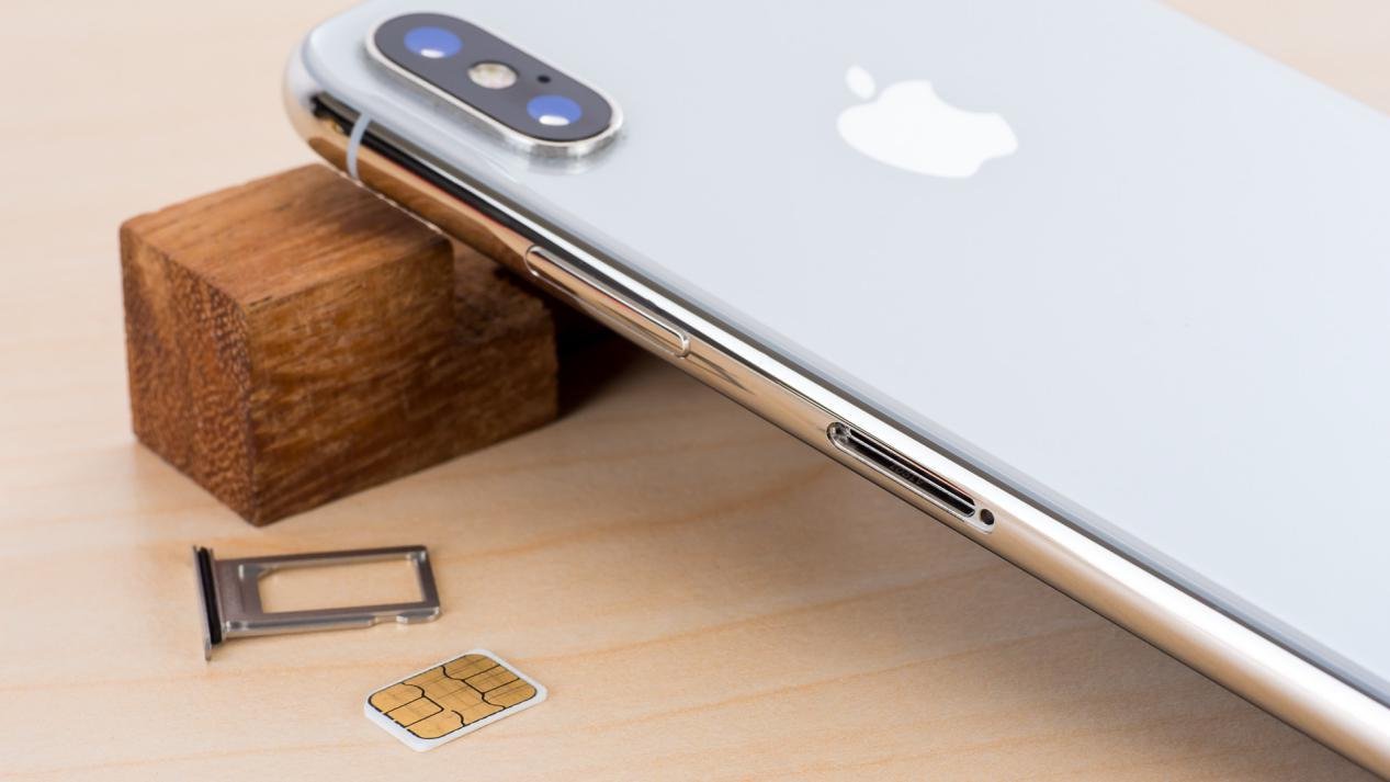 What To Do When The IPhone Says Invalid SIM Or No SIM Card